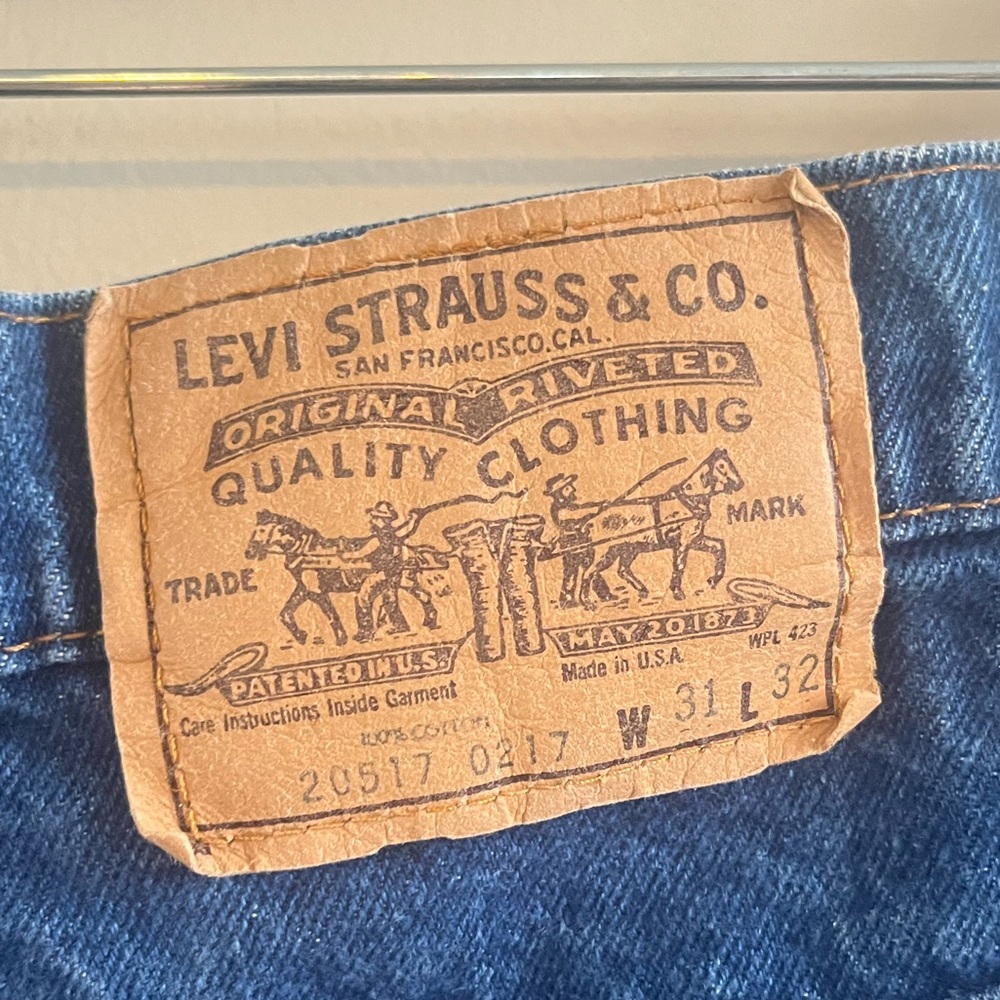 Levi’s Orange Tab Dark Wash Cut Off Shorts - Picture 8 of 11